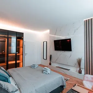  Apartment Petit Luxe