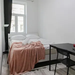  Apartment Affordable 5-br Shared / Enkplatz U3 Getaway